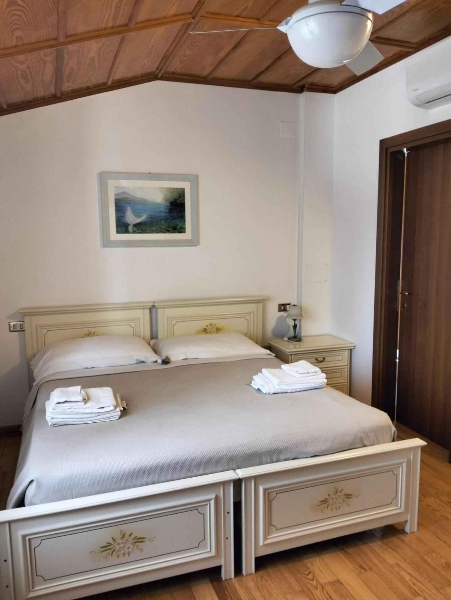 Villa Montegenco Comunanza Kültér fotó